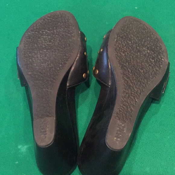 Shoes - Picture 4 of 4